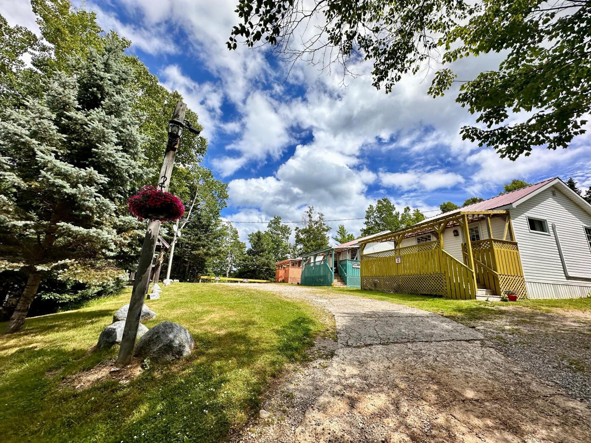 Skyline Cabins インゴニッシュ エクステリア 写真